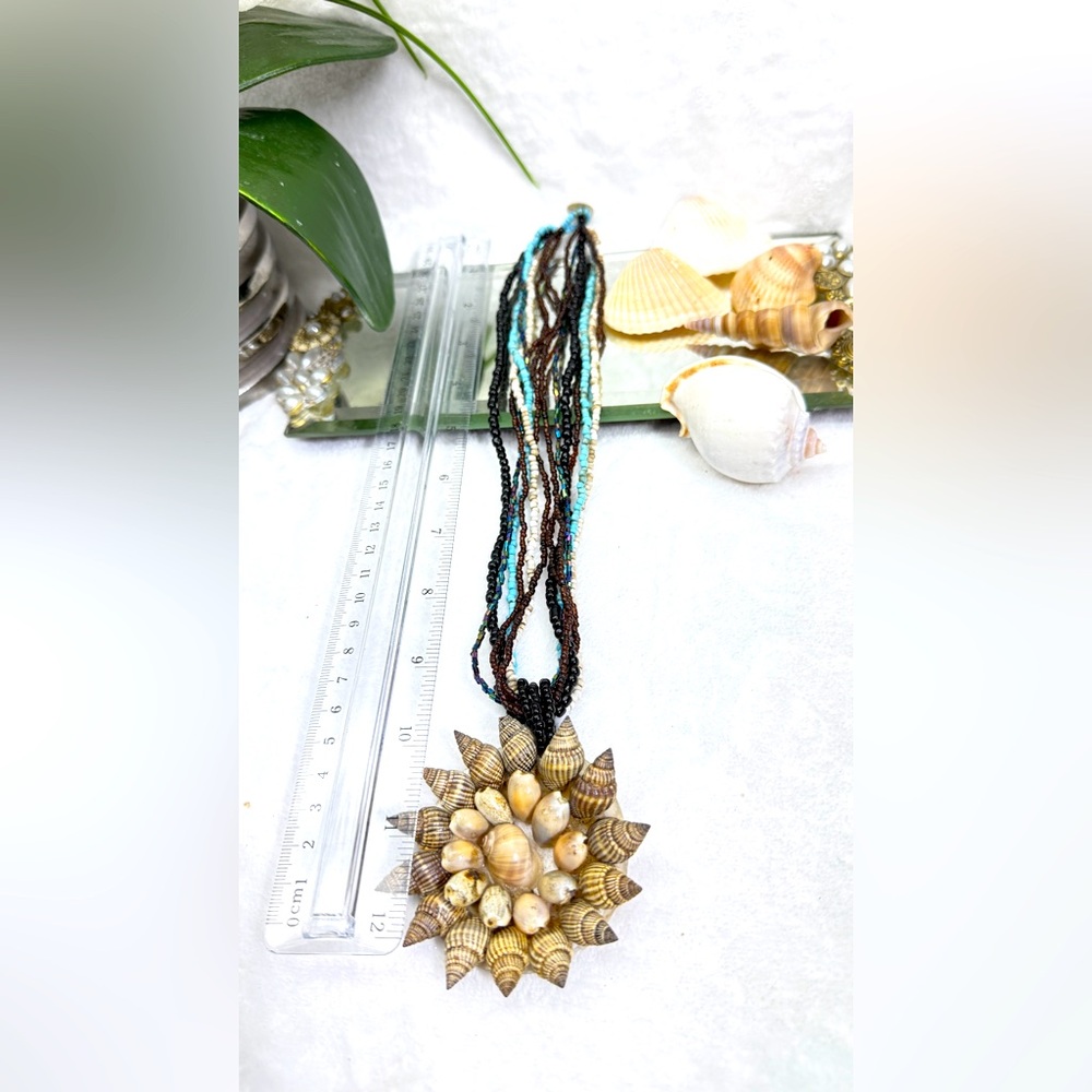 Shell Pendant Necklace with Beaded Strand - Picture 7 of 9